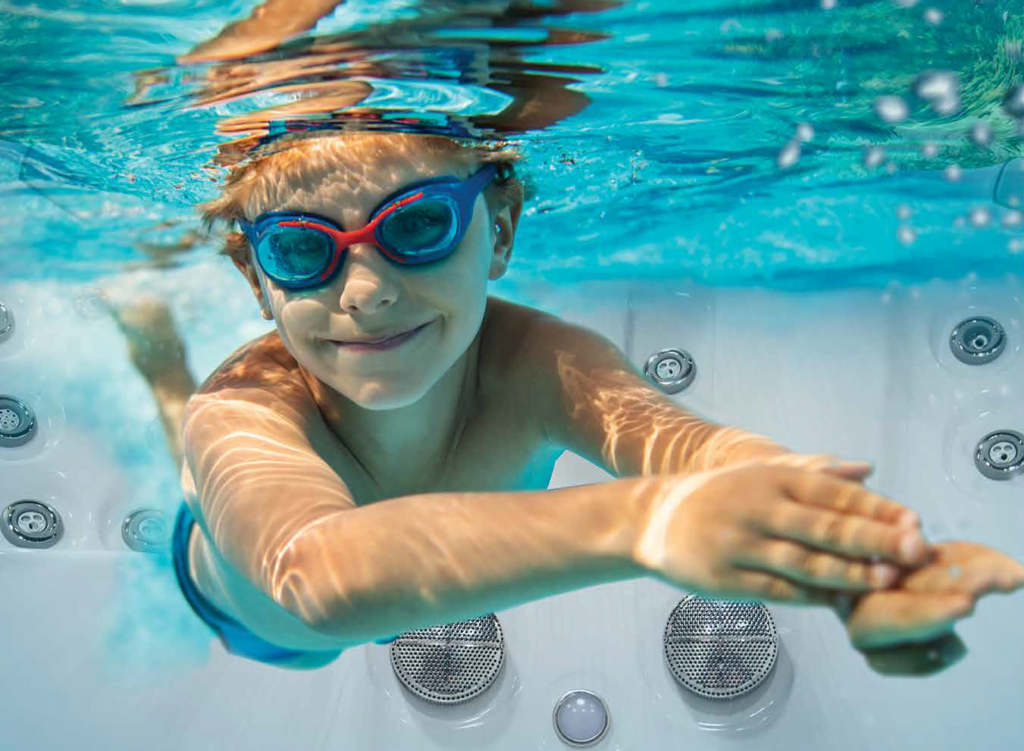 Basen z przeciwprądem to idealne miejsce do nauki pływania dla dzieci