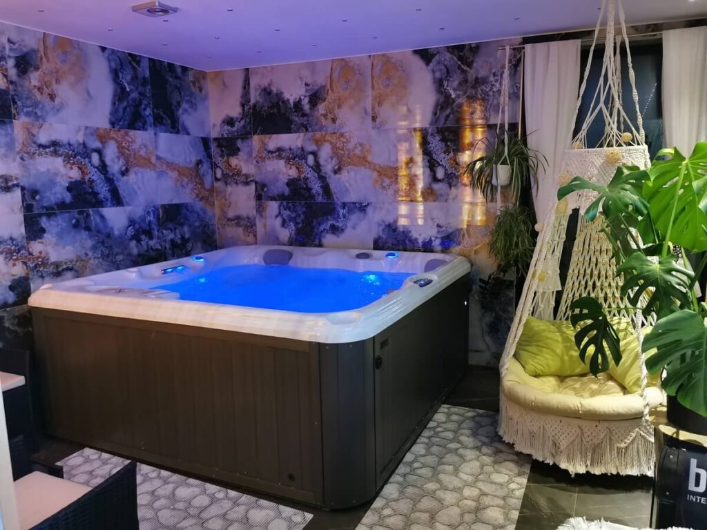 dżakuzi do pensjonatu i domków na wynajem